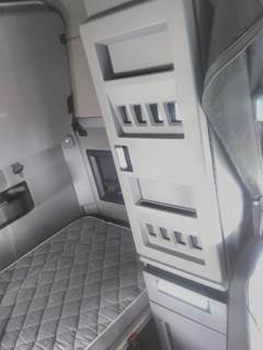 Mack Anthem Sleeper Cabinet