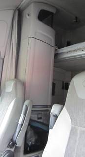 Peterbilt 579 Right Sleeper Cabinet