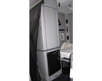Peterbilt 579 Right Sleeper Cabinet