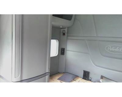 Peterbilt 579 Right Sleeper Cabinet