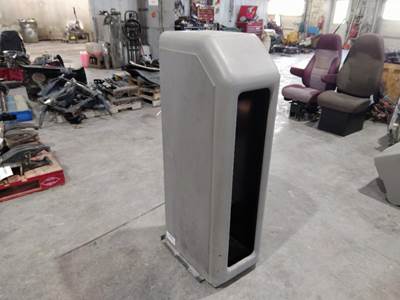 Volvo VN Sleeper Cabinet