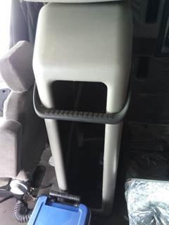 Volvo VNL Right Sleeper Cabinet