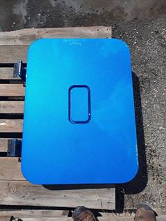 Freightliner Cascadia 125 Sleeper Door