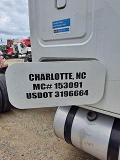 Freightliner Cascadia 125 Sleeper Door