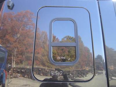 Freightliner Cascadia 125 Left Sleeper Door