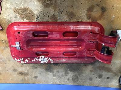 Freightliner Cascadia 125 Left Sleeper Door