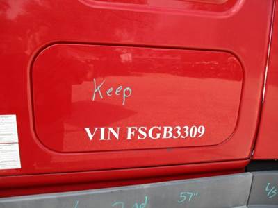 Freightliner Cascadia 125 Left Sleeper Door