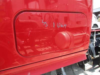 Freightliner Cascadia 125 Left Sleeper Door