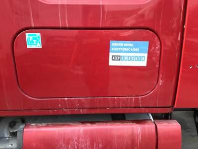 Freightliner Cascadia 125 Left Sleeper Door