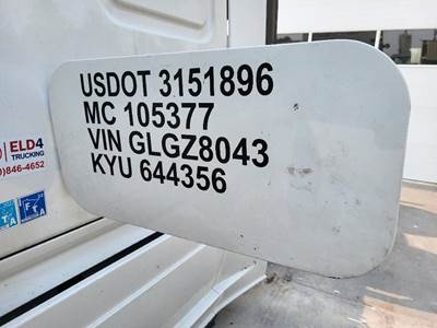 Freightliner Cascadia 125 Left Sleeper Door