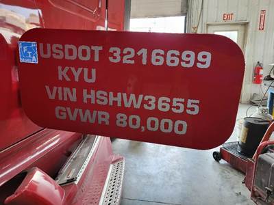 Freightliner Cascadia 125 Left Sleeper Door