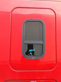 Freightliner Cascadia 125 Left Sleeper Door