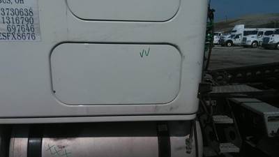 Freightliner Cascadia 125 Left Sleeper Door