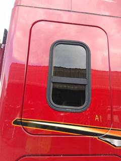 Freightliner Cascadia 125 Right Sleeper Door