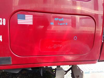 Freightliner Cascadia 125 Left Sleeper Door