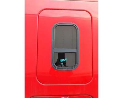 Freightliner Cascadia 125 Left Sleeper Door