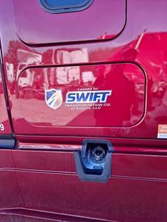 Freightliner Cascadia 126 Sleeper Door