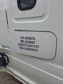 Freightliner Cascadia 126 Left Sleeper Door