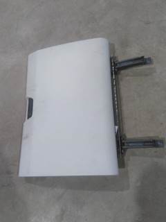 Freightliner Cascadia 126 Sleeper Door