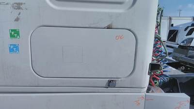 Freightliner Cascadia 126 Left Sleeper Door