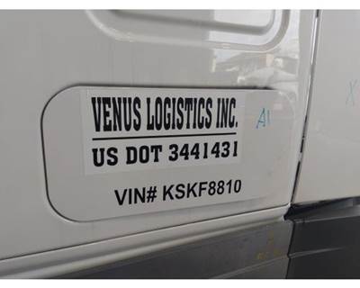 Freightliner Cascadia 126 Left Sleeper Door