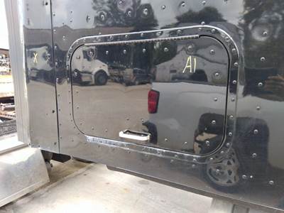 International 9200i Right Sleeper Door