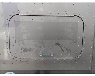 International 9900i Left Sleeper Door