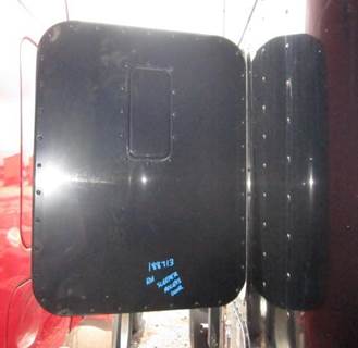 Kenworth T600B Right Sleeper Door