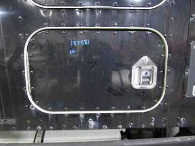 Kenworth T600B Left Sleeper Door
