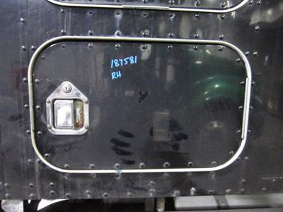 Kenworth T600B Right Sleeper Door