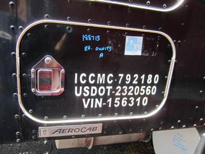 Kenworth T600B Right Sleeper Door