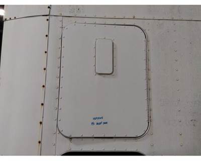 Kenworth T600B Right Sleeper Door