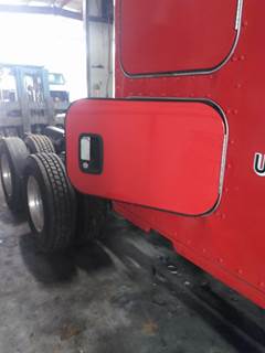 Kenworth T680 Right Sleeper Door