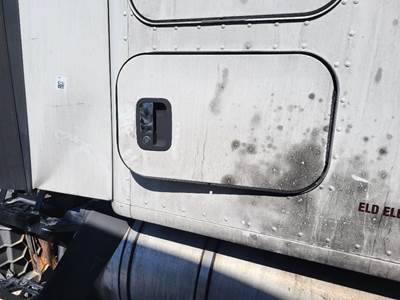 Kenworth T680 Right Sleeper Door