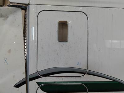 Kenworth T680 Right Sleeper Door