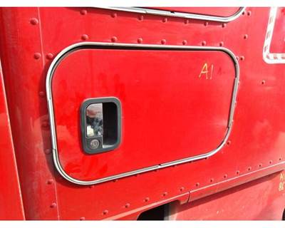 Kenworth T680 Right Sleeper Door