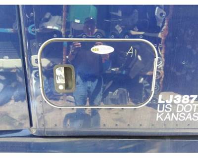 Kenworth T680 Right Sleeper Door