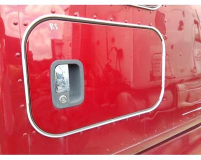 Kenworth T680 Right Sleeper Door