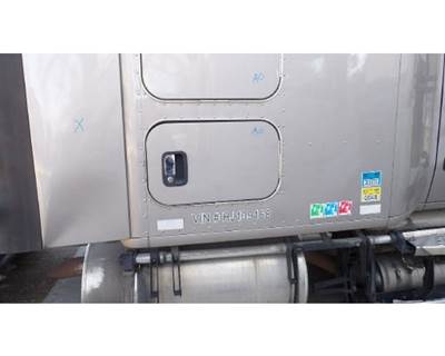 Kenworth T680 Right Sleeper Door