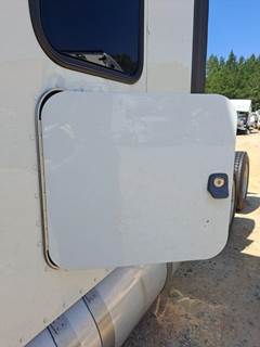 Peterbilt 579 Left Sleeper Door