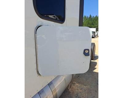 Peterbilt 579 Left Sleeper Door
