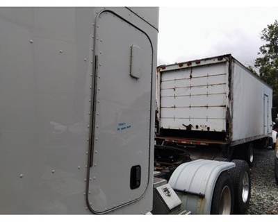 Peterbilt 579 Left Sleeper Door