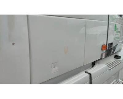 Volvo VNL Right Sleeper Door