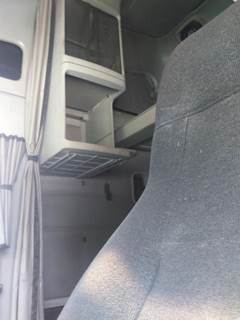 Freightliner Century Class 120 Right Sleeper Part for a Freightliner CENTURY 120