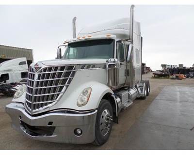 International LoneStar Sleeper Semi Truck