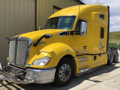 Kenworth T680 Sleeper Semi Truck