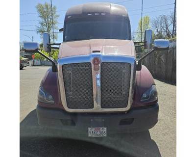 Kenworth T680 Sleeper Semi Truck