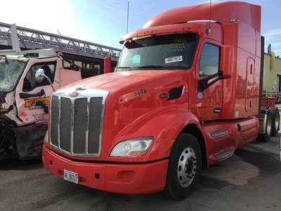 Peterbilt 579 Sleeper Semi Truck