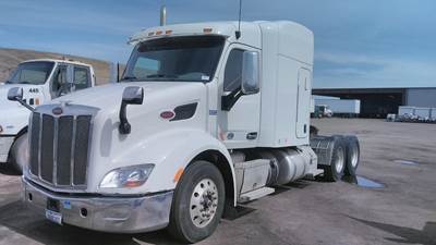 Peterbilt 579 Sleeper Semi Truck