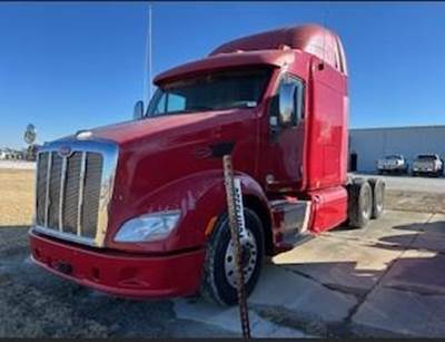 Peterbilt 587 Sleeper Semi Truck